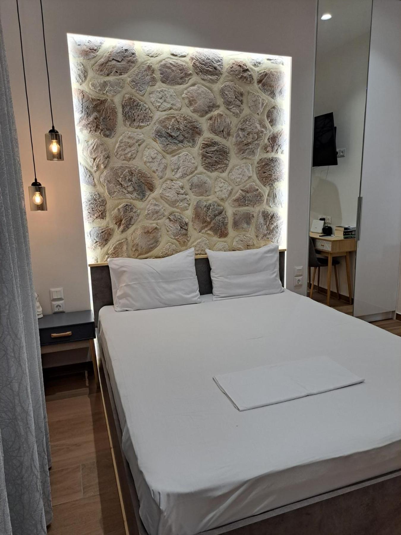 Eclectic Studio With Stone Volos Exterior foto